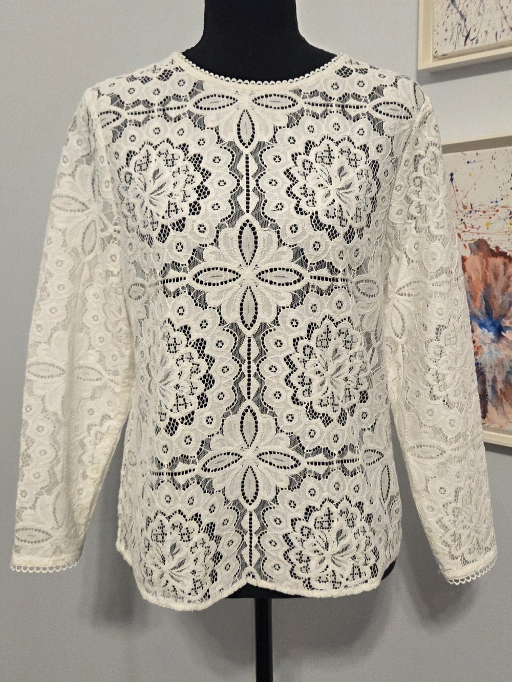 Women's White Floral Lace Long-Sleeve Blouse